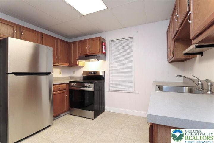 Property Photo:  328 Franklin Street 2  PA 18018 