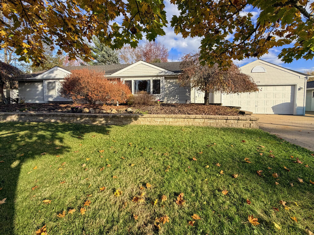 Property Photo: 175 Loperwood Lane OH 44050