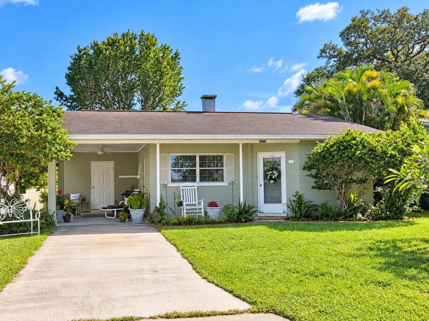 Property Photo: 3204 W Cherokee Avenue FL 33611