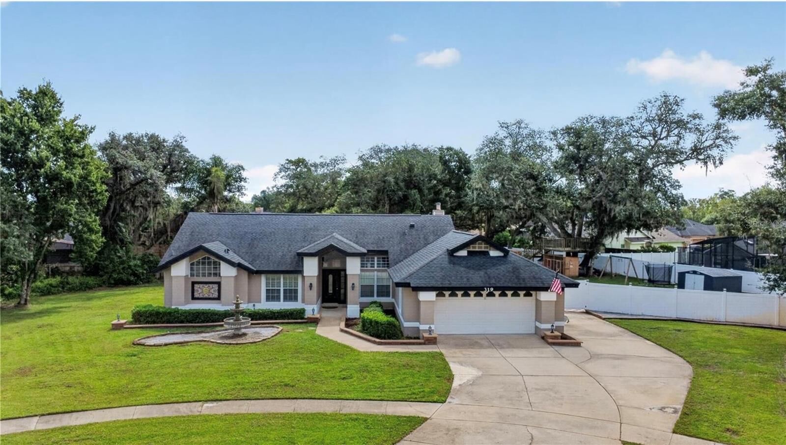 Property Photo:  319 Oakwood Court  FL 32746 