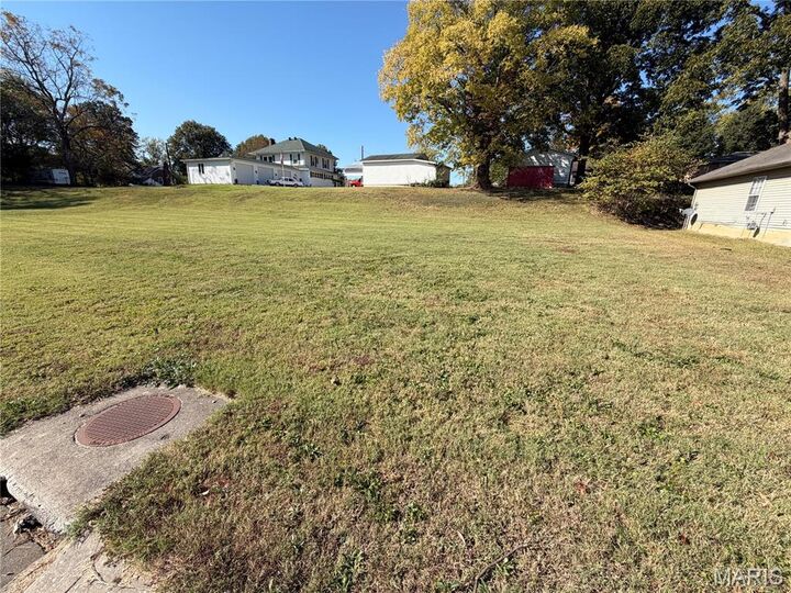 Property Photo: 665 Eastview Court MO 63755