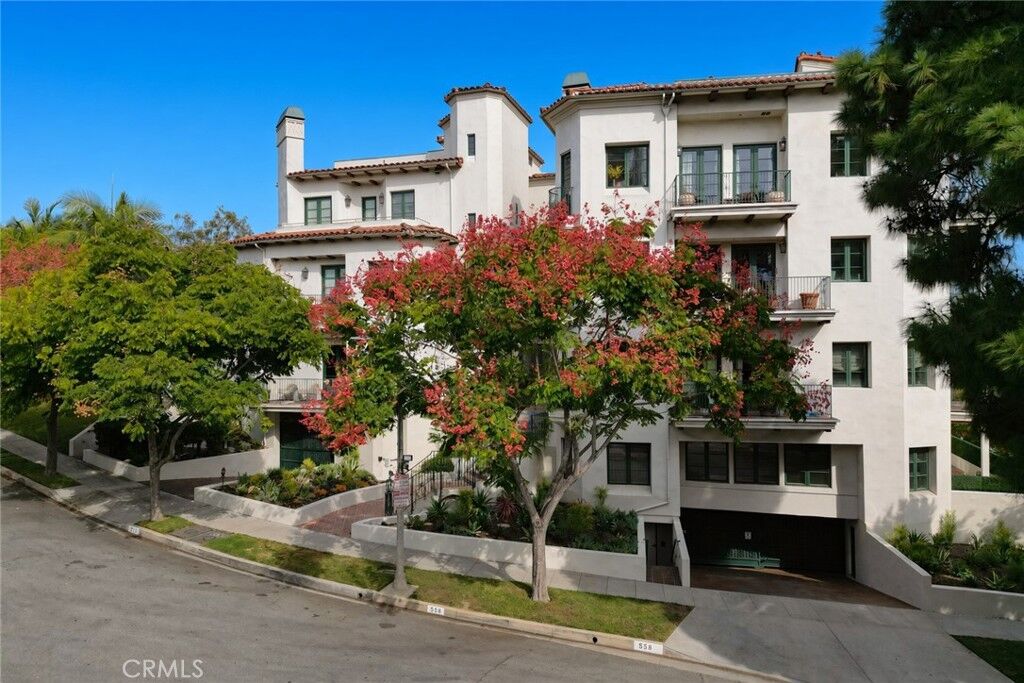 Property Photo:  558 Hillgreen  CA 90212 