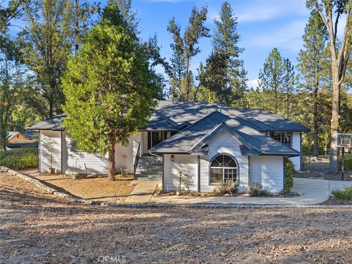 Property Photo:  46055 Sutton  CA 93644 