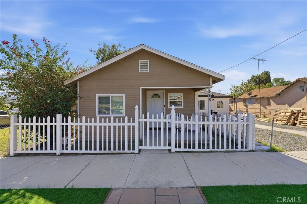 Property Photo: 476 E N Street CA 92324