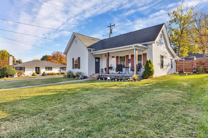 Property Photo: 400 Boren St TN 37172