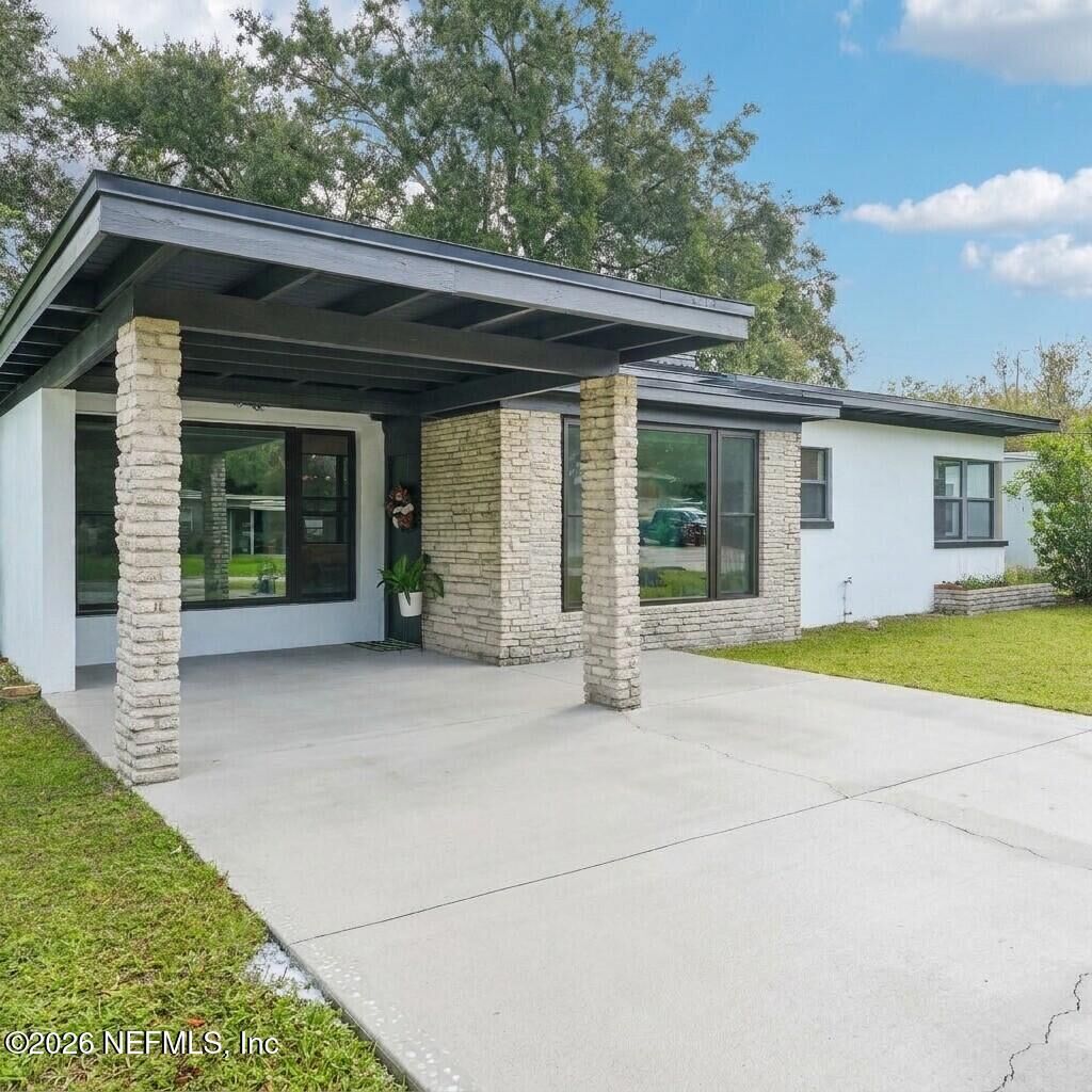 Property Photo: 5659 Temple Road FL 32207