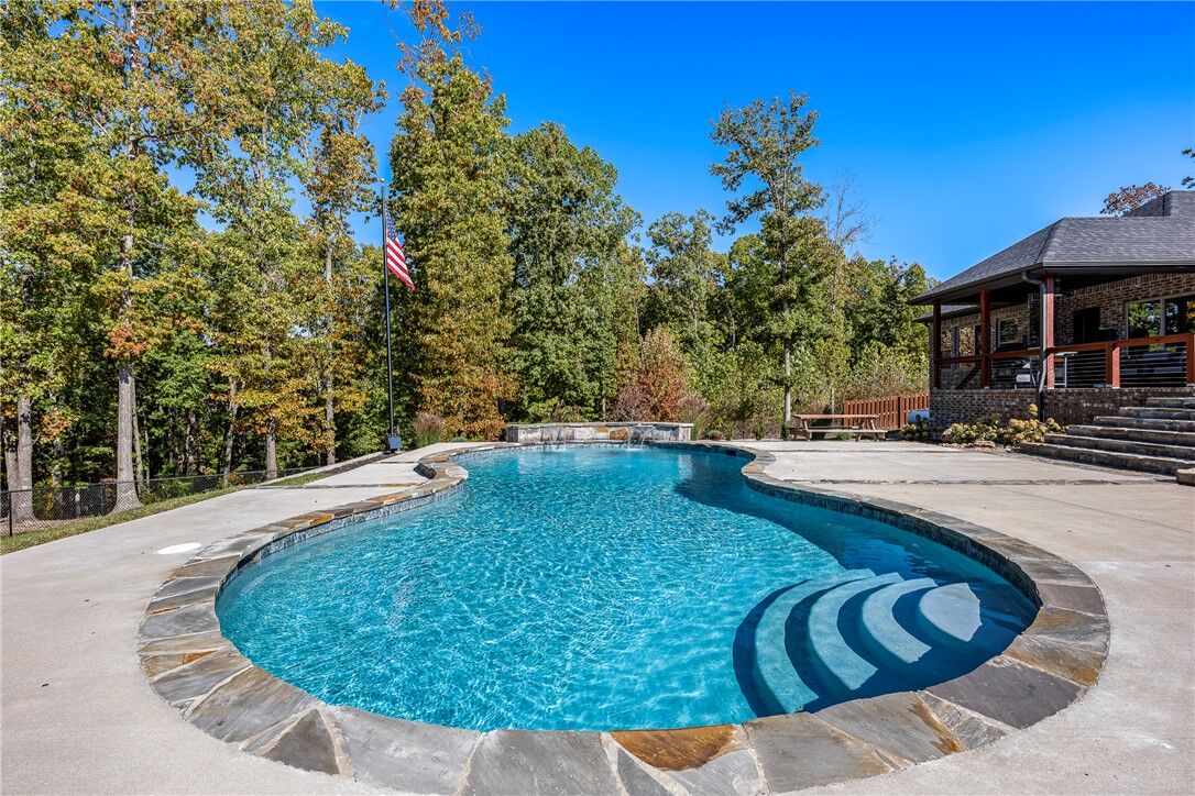 Property Photo:  18 Kent Drive  AR 72714 