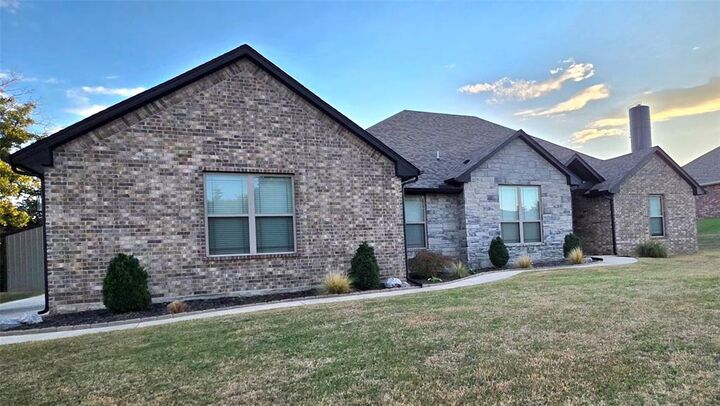 Property Photo:  10300 NE 144th Street  OK 73049 