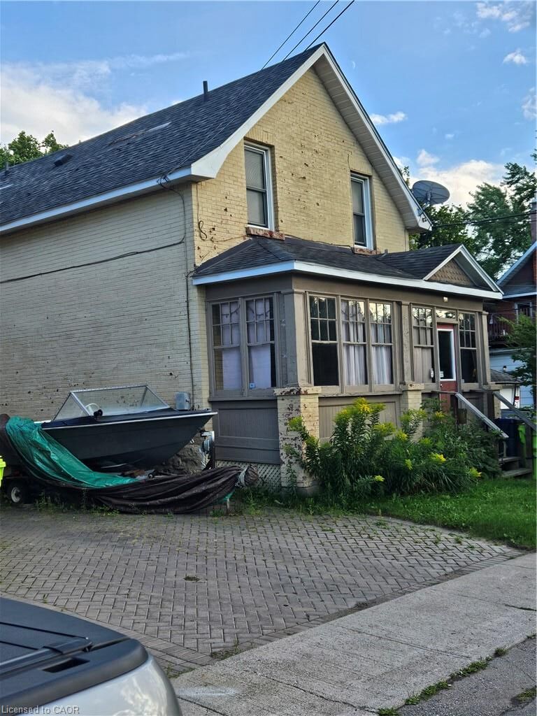 Property Photo:  14 Abbott Street  ON P6A 2V9 