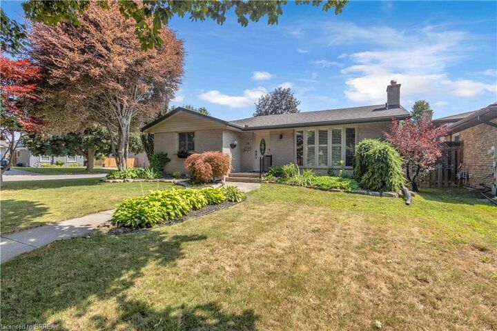 Property Photo:  26 Penny Lane  ON N3R 5Y4 
