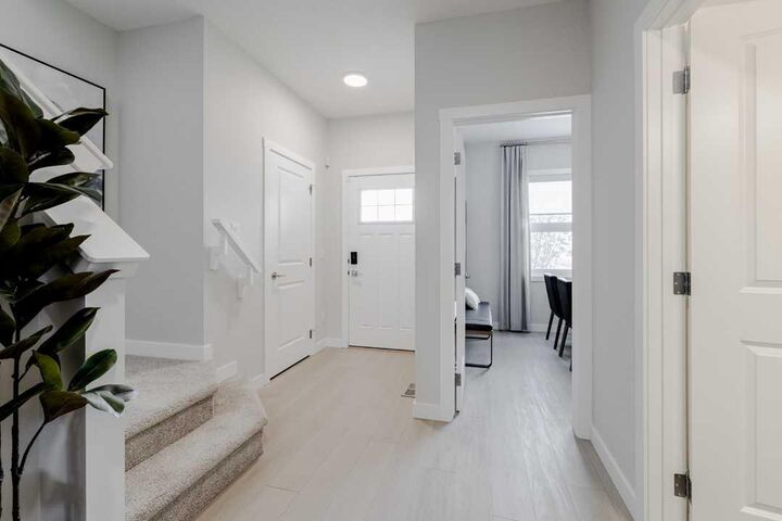 Property Photo:  1373 Apine Avenue SW  AB T2Y 1J6 