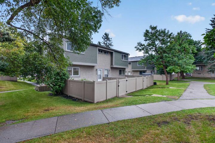 Property Photo: 406 Blackthorn Road NE 442 AB T2K 1K5