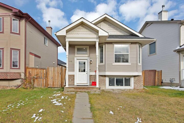 Property Photo:  1081 Taradale Drive NE  AB T3J 0A5 