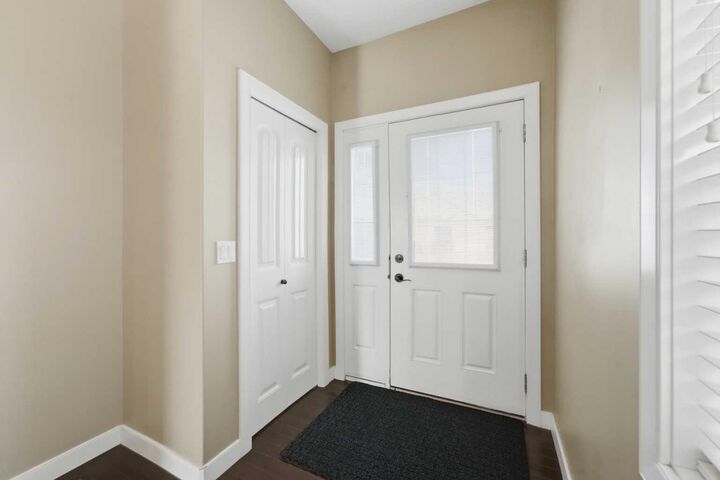 Property Photo:  141 Larsen Crescent  AB T4R 0J9 