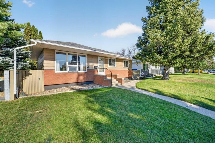 Property Photo: 2409 14 Avenue S AB T1K 0V8