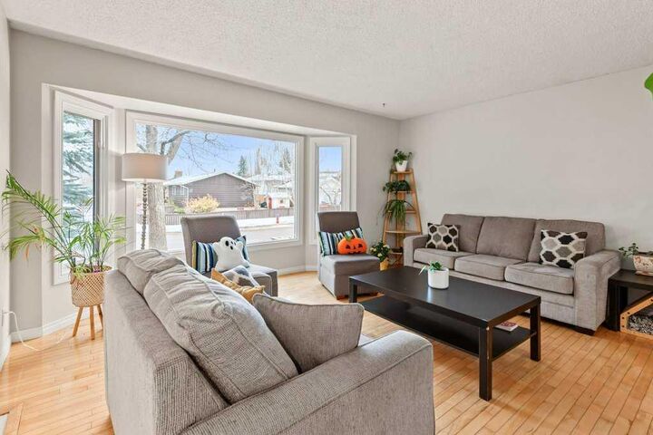 Property Photo:  79 Suntree Lane  AB T0L 1T2 
