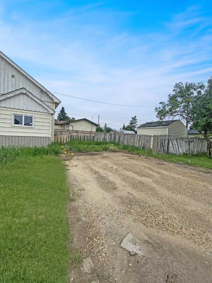 Property Photo:  10102 109 Avenue  AB T8V 1R9 