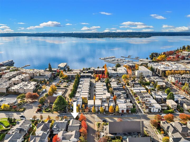 Property Photo: 402 State Street S 2 WA 98033