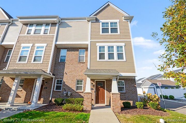 Property Photo:  2500 Normandy 59  MI 48073 