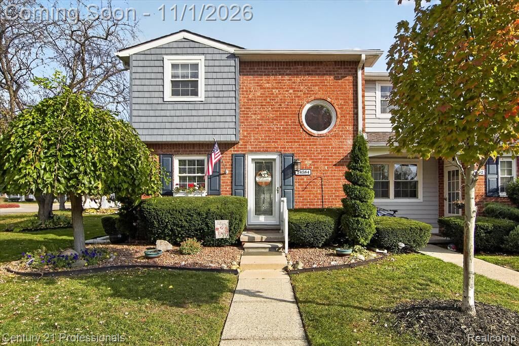 Property Photo:  24584 Olde Orchard Street  MI 48375 