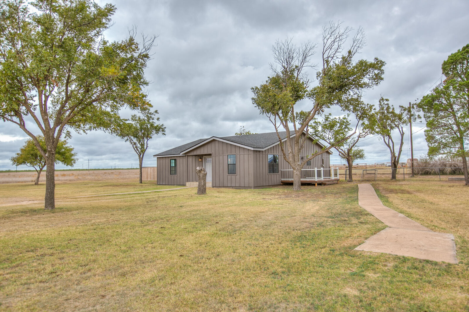 Property Photo: 8121 S Ratliff Road TX 76904