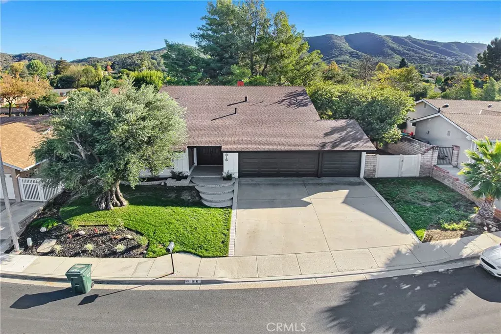 Property Photo:  816 Pamela Wood  CA 91320 
