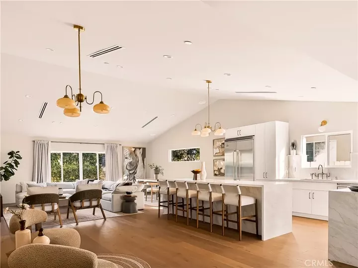 Property Photo:  5944 Lasaine  CA 91316 