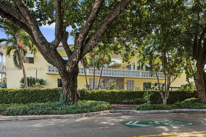 Property Photo: 659 Meridian Ave 7 FL 33139