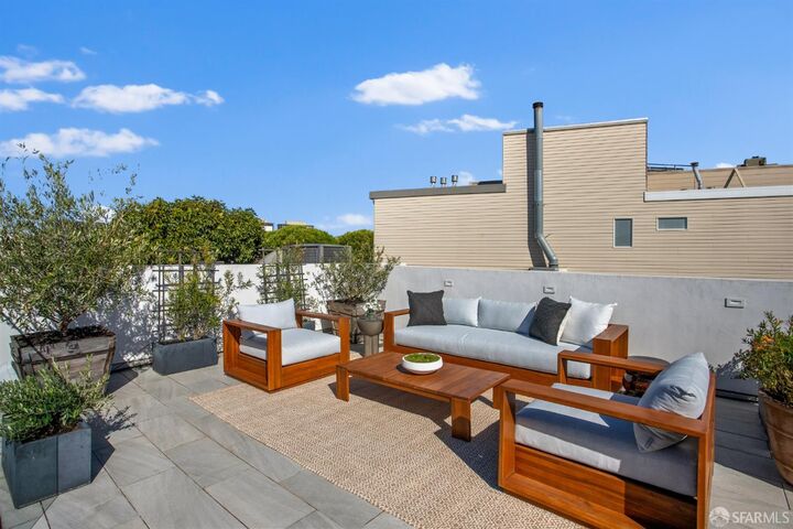 Property Photo:  1559 Lombard Street  CA 94123 