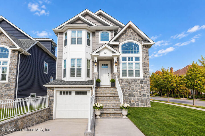 Property Photo:  945 Ionia Avenue  NY 10309 