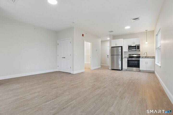 Property Photo:  55 Steele Boulevard 316  CT 06037 