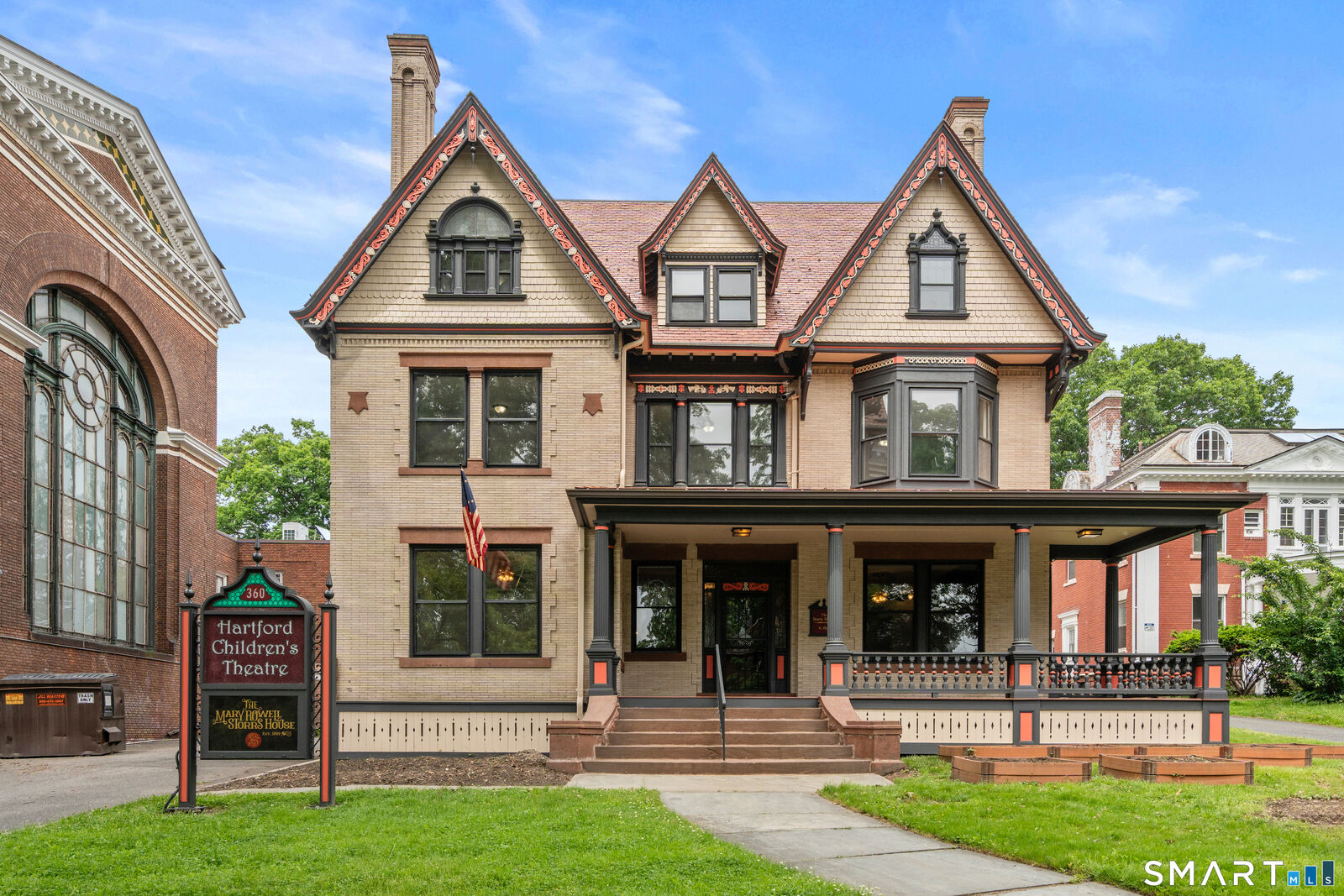 Property Photo:  360 Farmington Avenue  CT 06105 