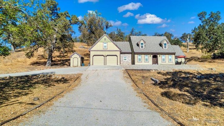 Property Photo:  30151 Garces Court  CA 93561 