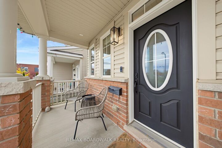 Property Photo:  550 Sunlit Circle  ON K4A 0V4 
