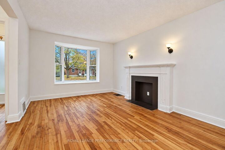 Property Photo:  477 Dawson Avenue  ON K1Z 5V6 