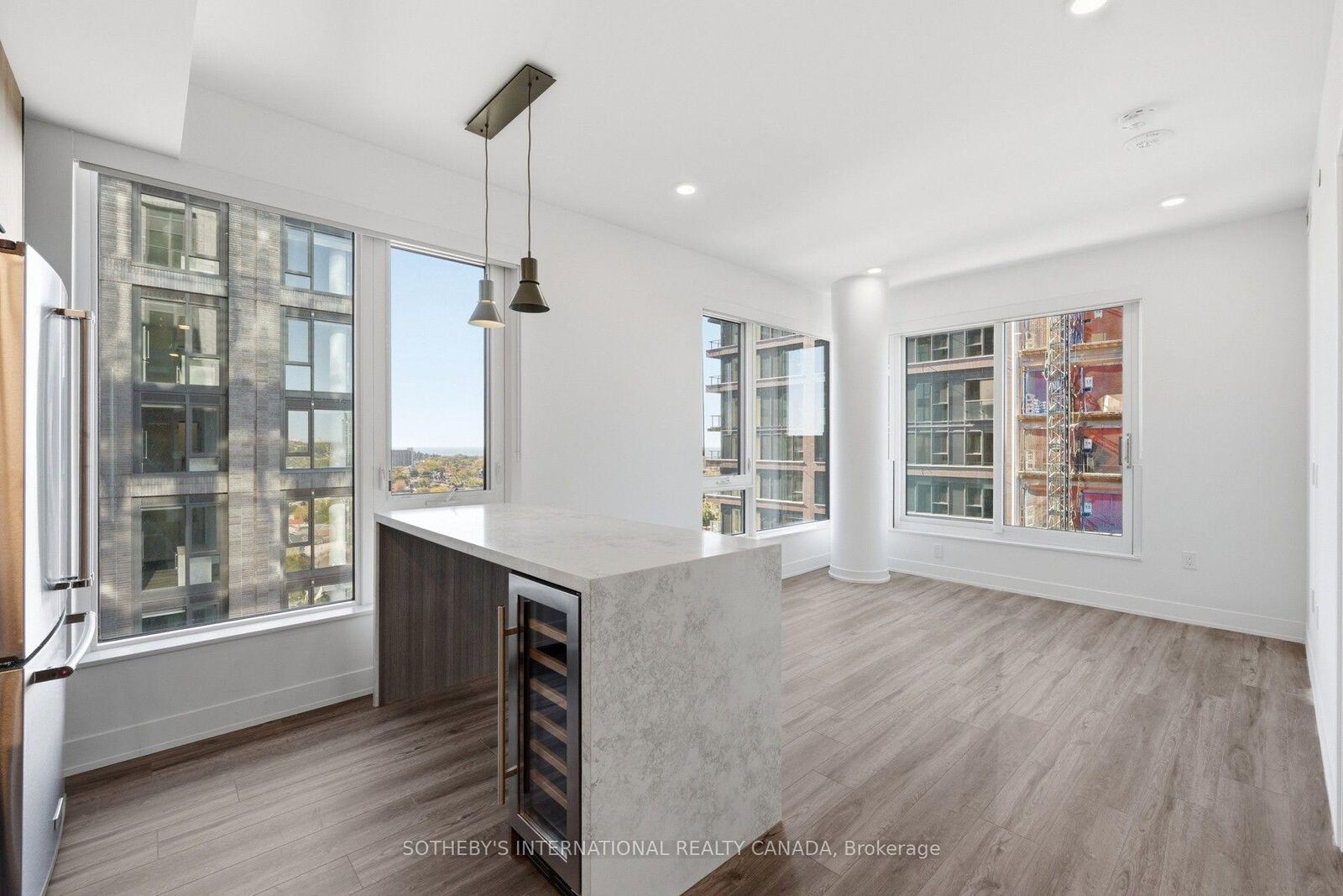 Property Photo:  15 Assembly Lane 1405  ON M6H 0H3 
