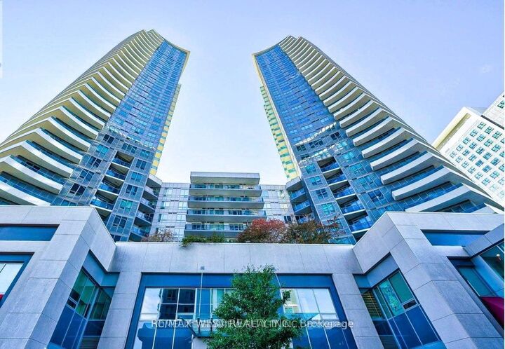 Property Photo:  7171 Yonge Street 505  ON L3T 0C5 