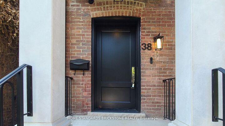 Property Photo:  38 Elgin Avenue  ON M5R 1G6 