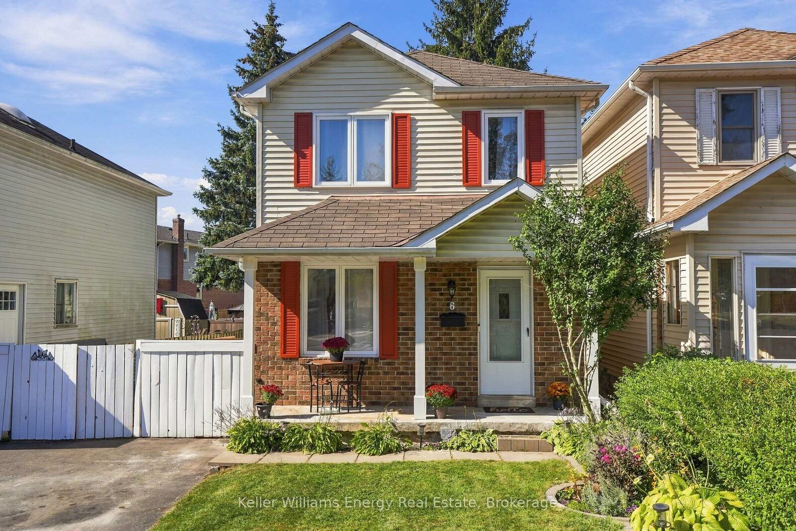 Property Photo:  6 Overbank Drive  ON L1J 7X9 