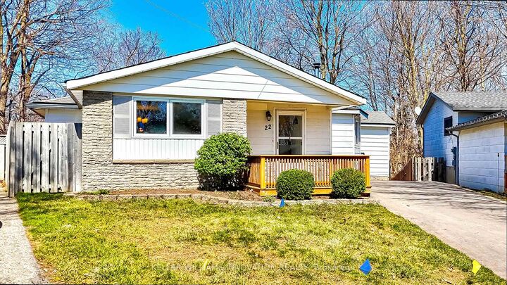 Property Photo:  22 Blackhorne Crescent  ON N2E 1T1 