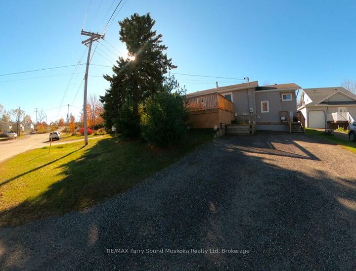 Property Photo: 5 Melissa Street ON P2A 2R4