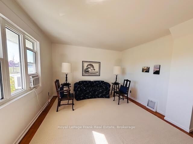 Property Photo: 722 Gillespie Avenue ON K9J 4B7