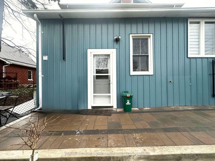 Property Photo:  420 Osborne Street Upper  ON L0K 1A0 