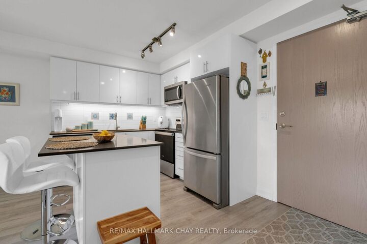 Property Photo:  58 Lakeside Terrace 310  ON L4M 0L5 