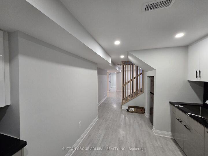 Property Photo:  16 Copperhill Heights E Bsmt  ON L9J 0L1 