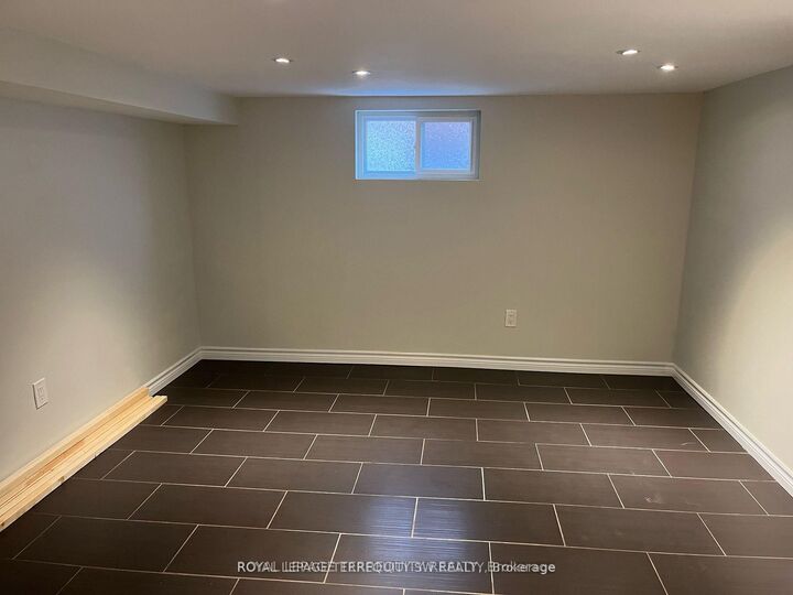 Property Photo:  31 Chamberlain Avenue Bsmt  ON M6E 4J7 