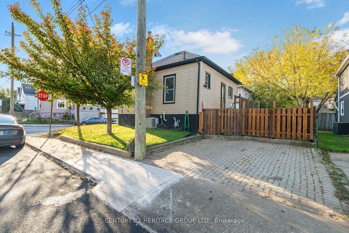 Property Photo:  35 Douglas Avenue  ON L8L 5P7 