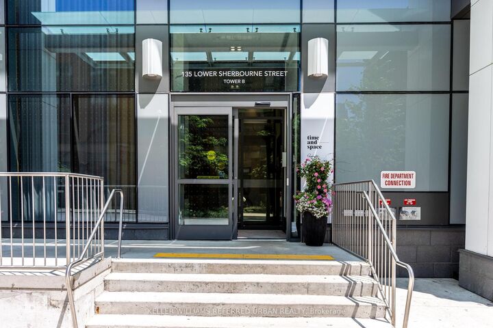 Property Photo:  135 Lower Sherbourne Street 1635  ON M5A 1Y4 