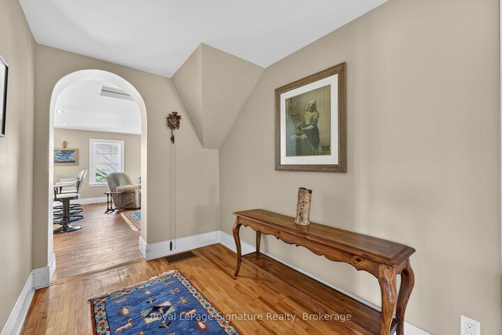 Property Photo:  21 Bruce Street N  ON N0H 2P0 