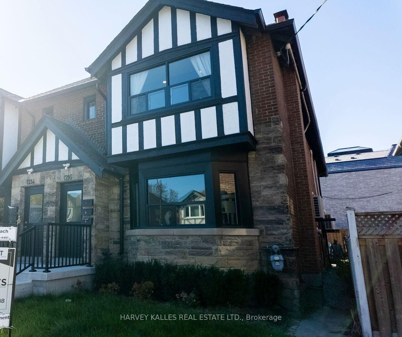 Property Photo:  1216 Avenue Road 3  ON M5N 2G4 